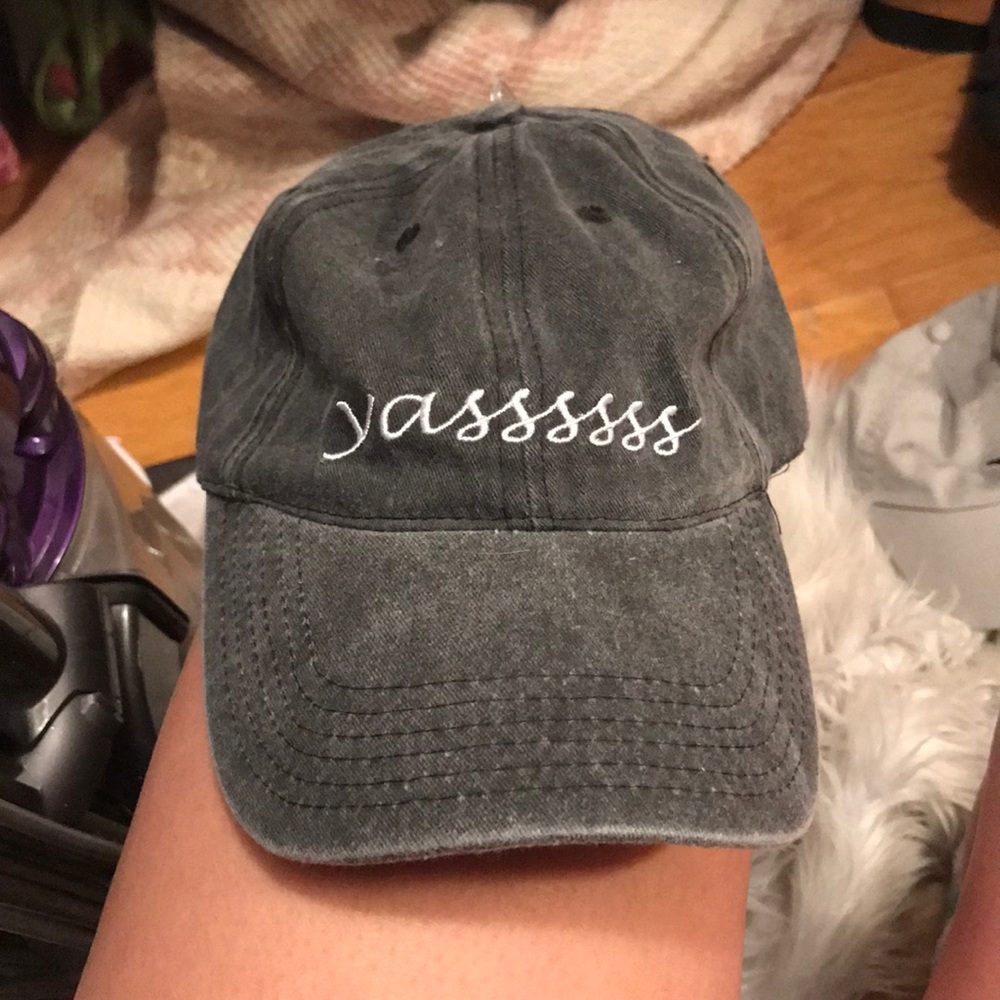 Grey graphic Baseball cap